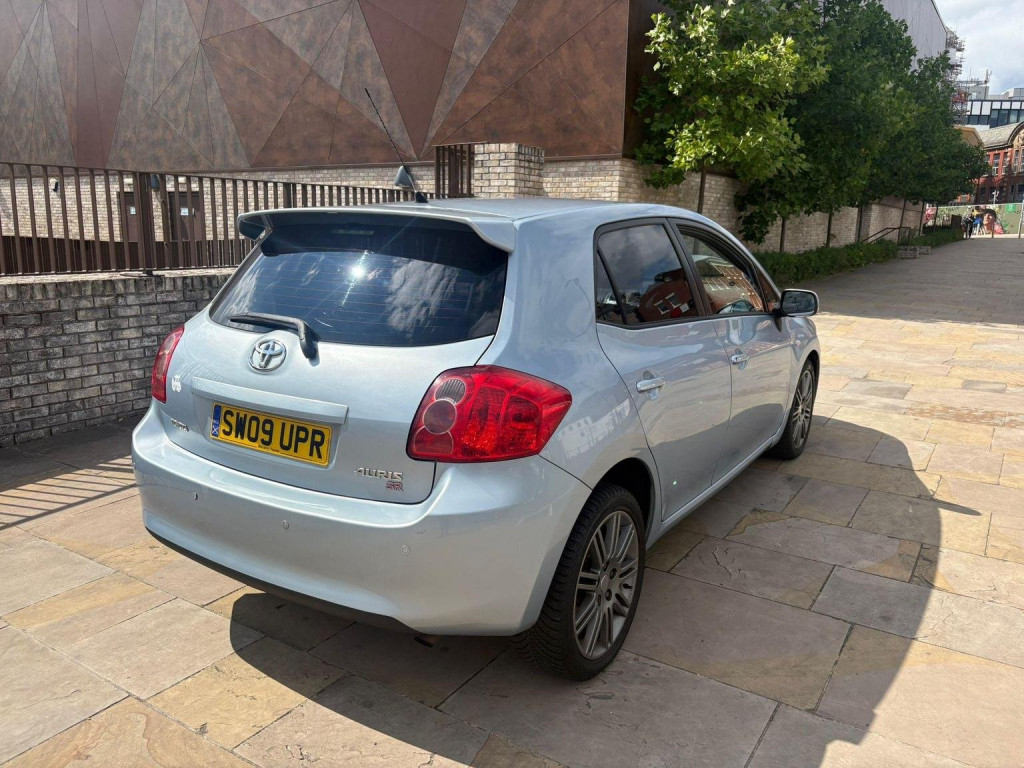 View TOYOTA AURIS 1.6 VVT-i SR 5dr