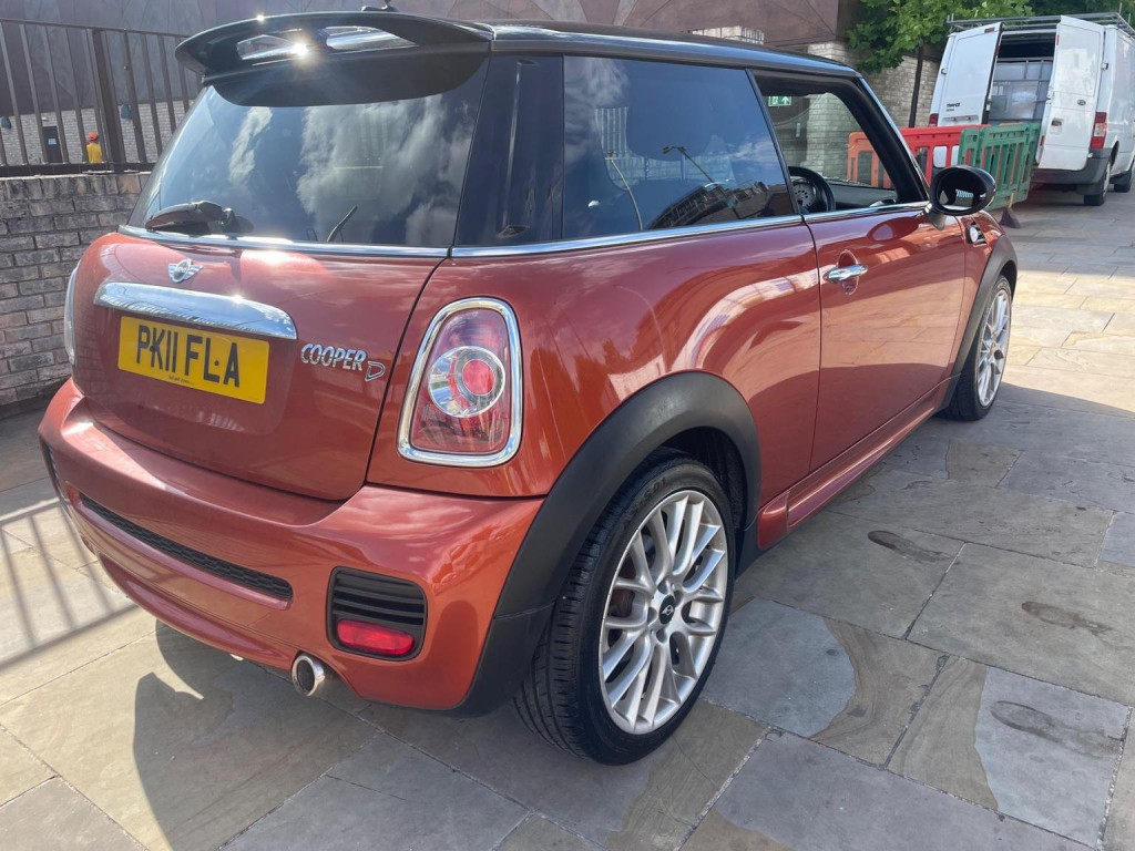 View MINI HATCH 1.6 Cooper D Euro 5 (s/s) 3dr
