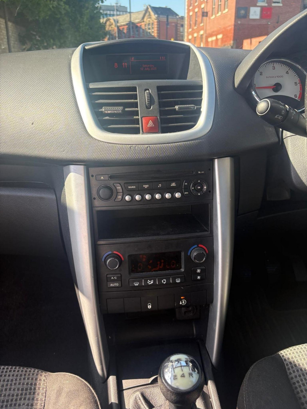 PEUGEOT 207