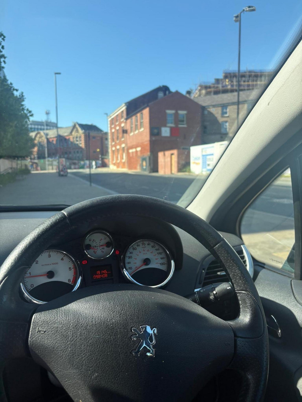 PEUGEOT 207