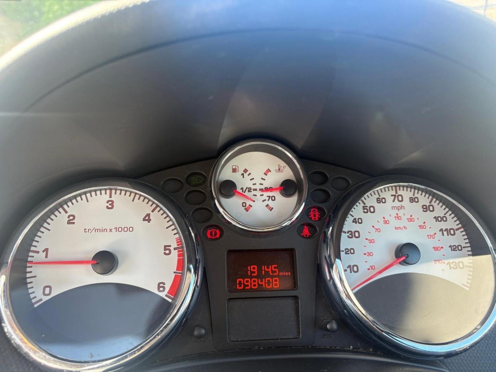 PEUGEOT 207