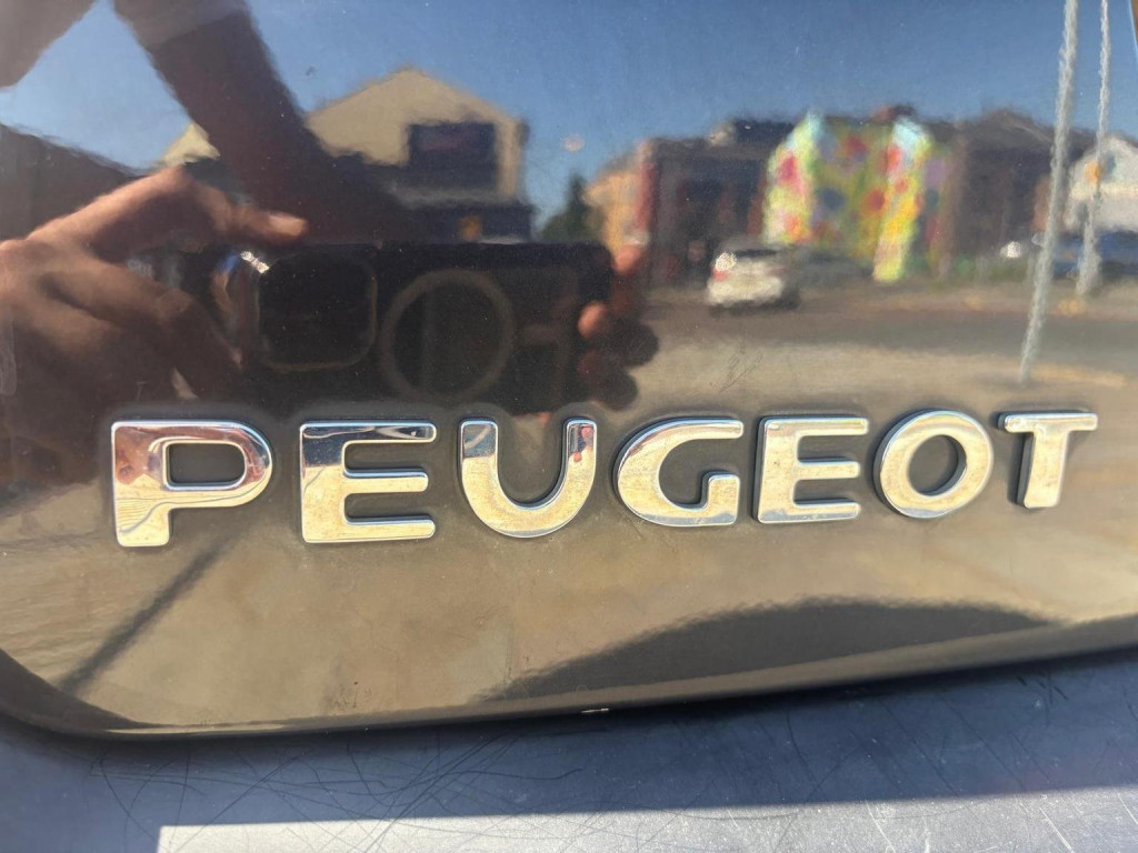 PEUGEOT 207