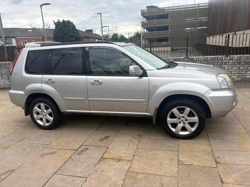 View NISSAN X-TRAIL 2.2 dCi Sport 5dr