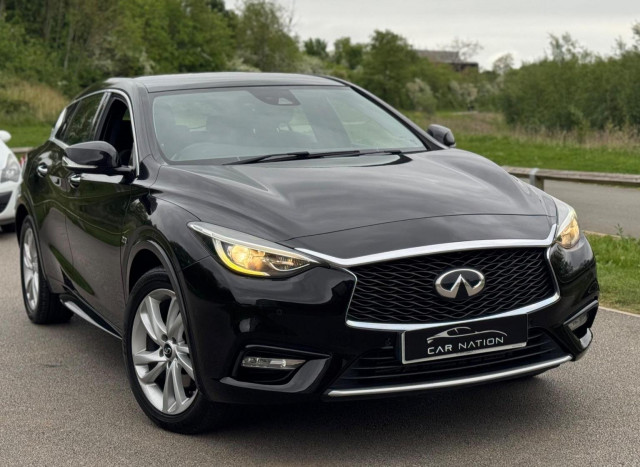 INFINITI Q30