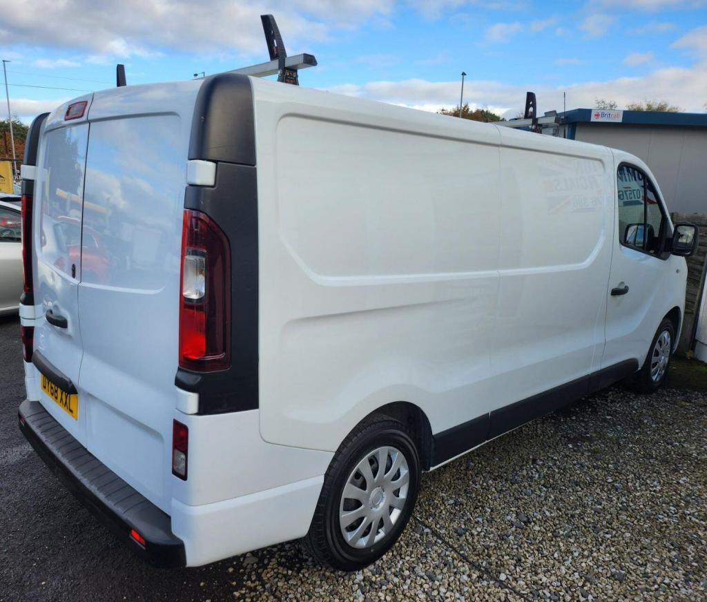 VAUXHALL VIVARO
