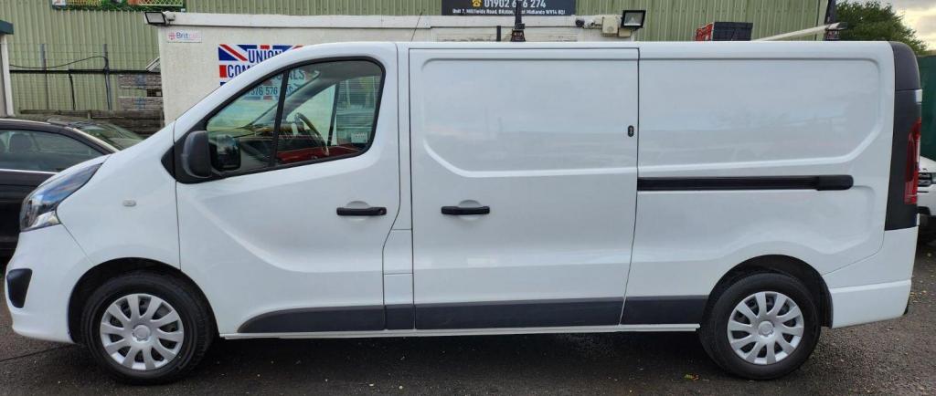 VAUXHALL VIVARO