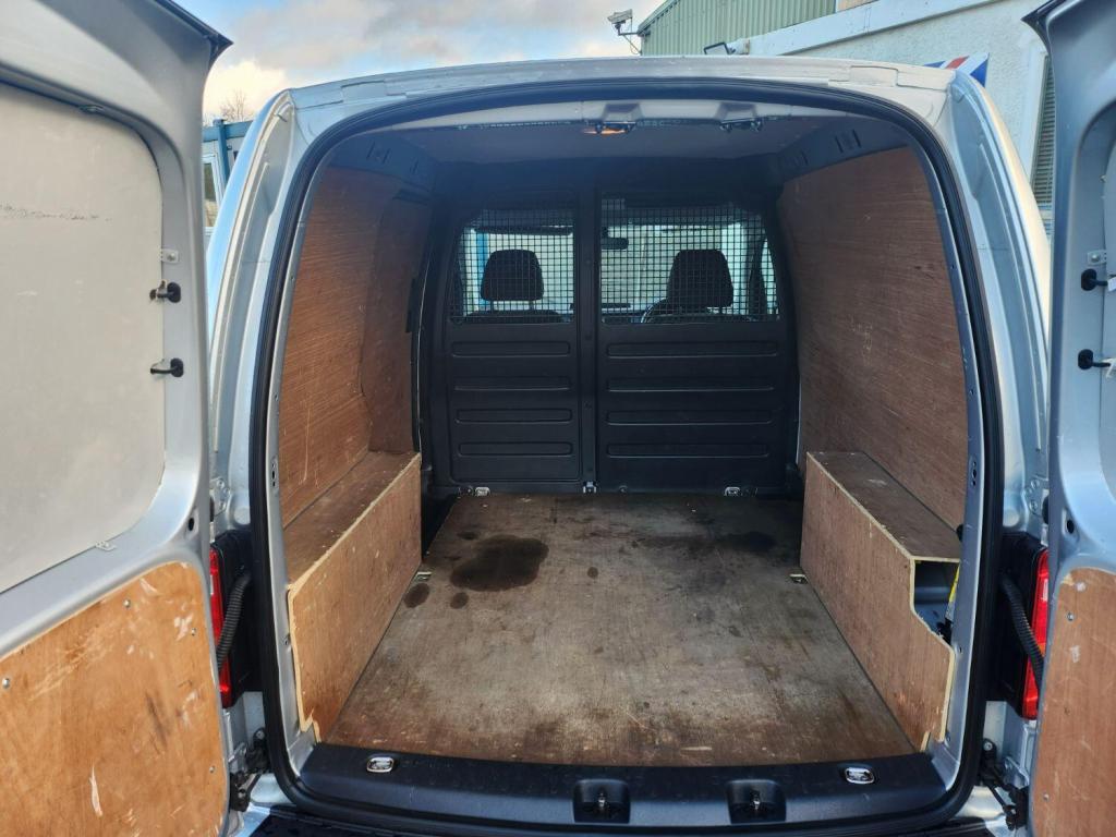 VOLKSWAGEN CADDY