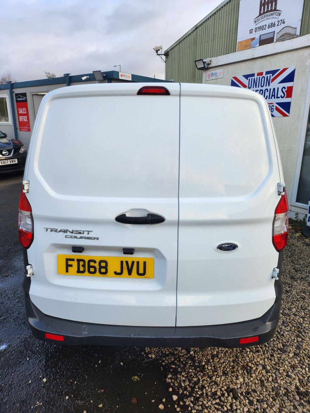 FORD TRANSIT COURIER