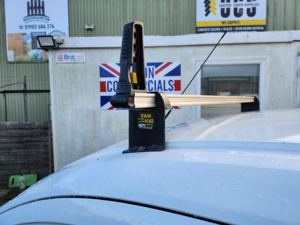 FORD TRANSIT COURIER