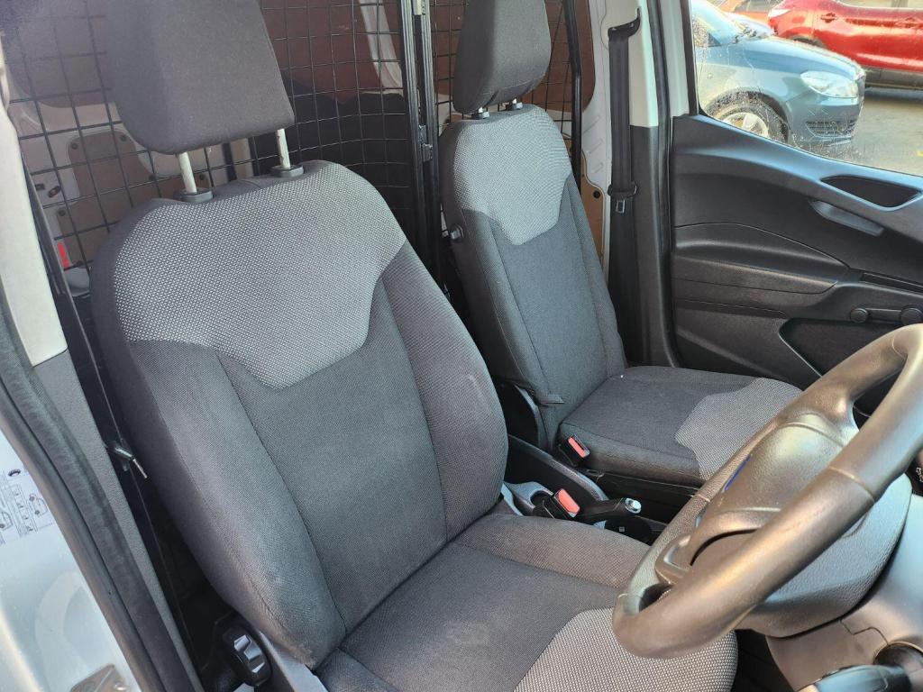 FORD TRANSIT COURIER