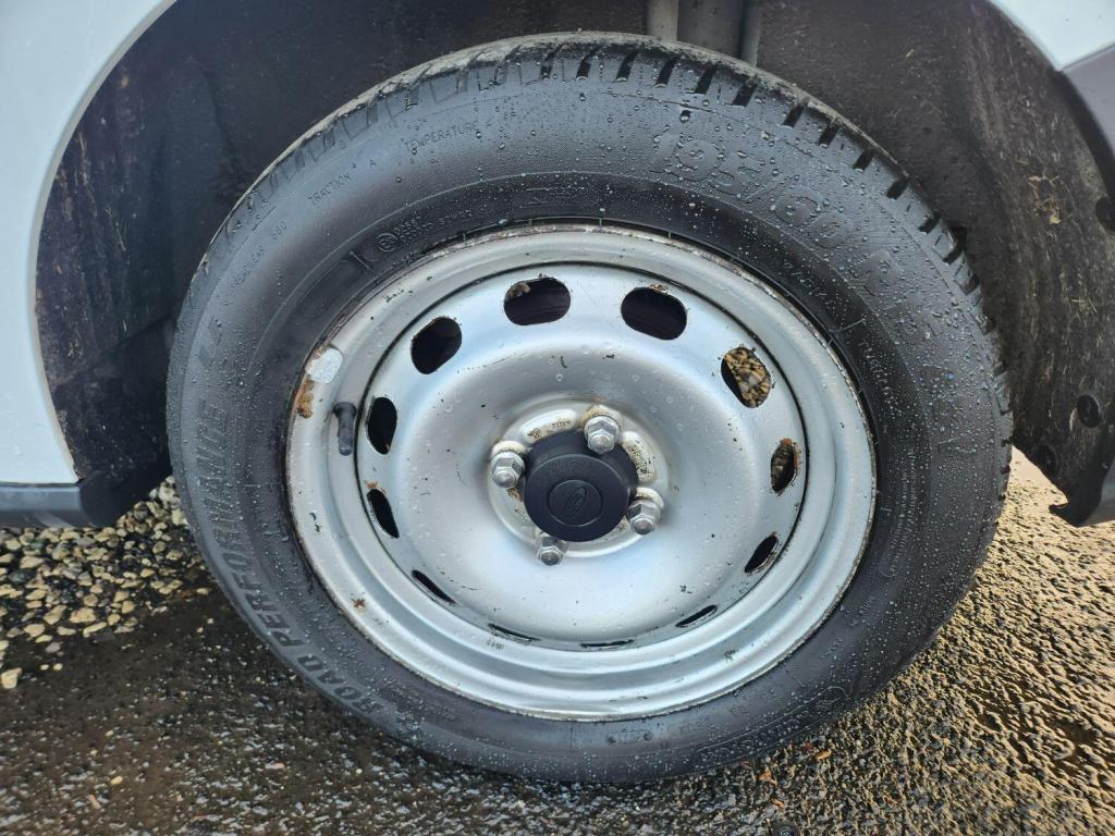 FORD TRANSIT COURIER