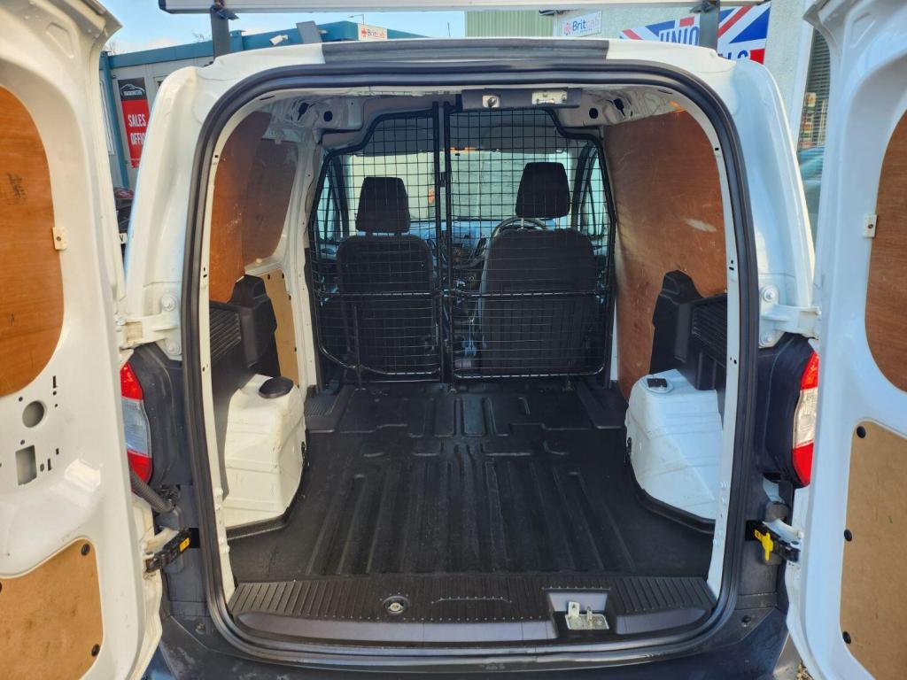 FORD TRANSIT COURIER