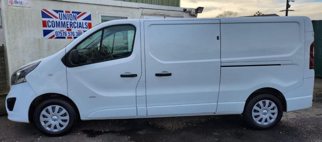 VAUXHALL VIVARO
