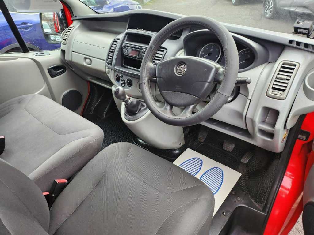 VAUXHALL VIVARO