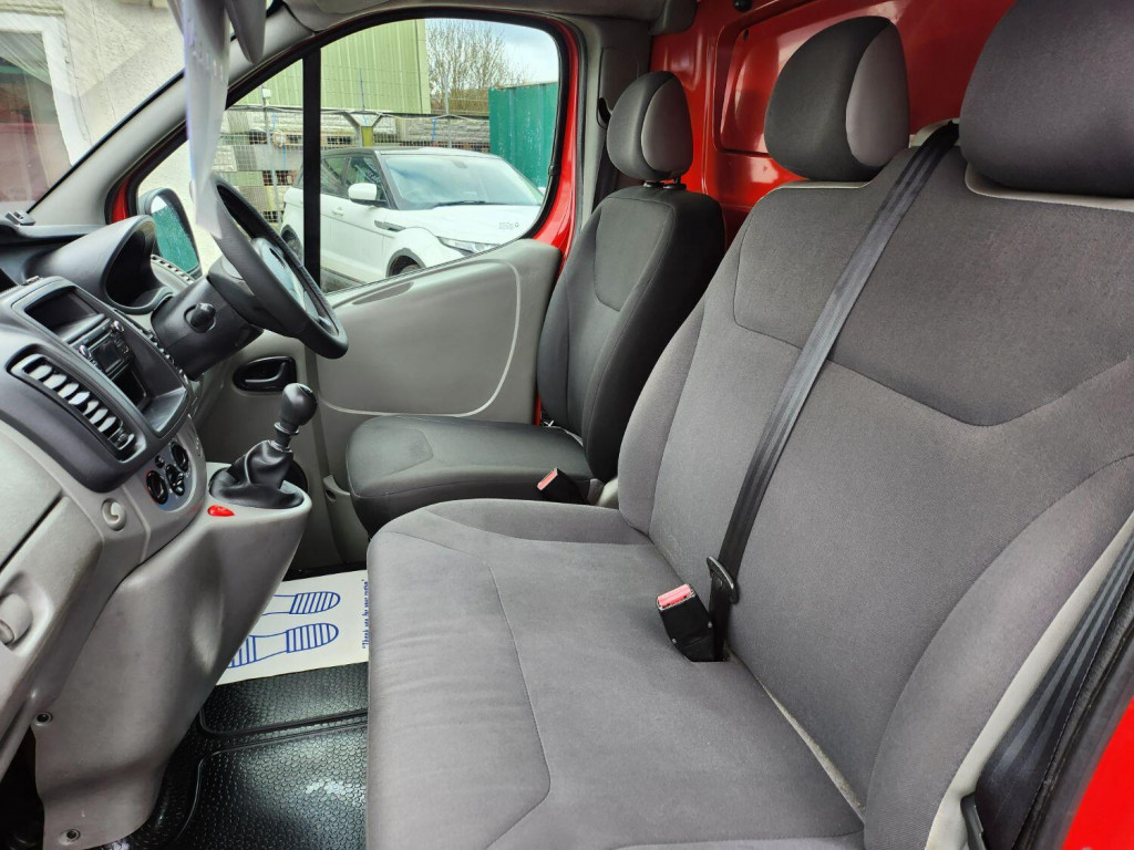 VAUXHALL VIVARO