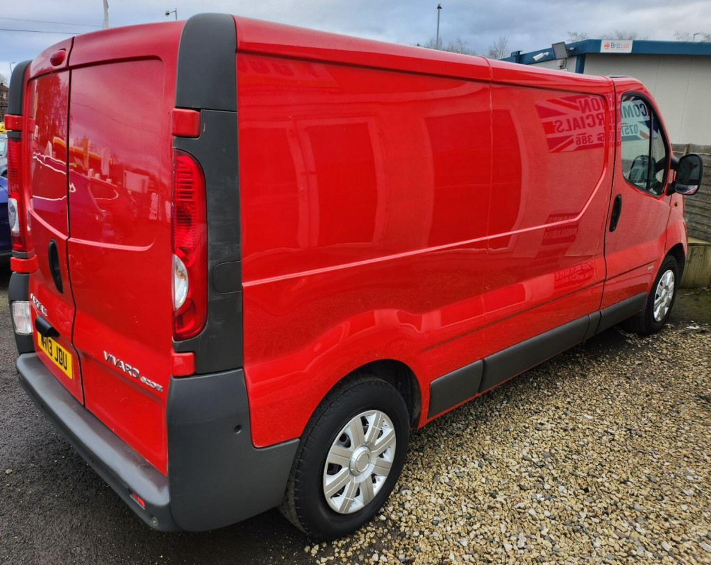 VAUXHALL VIVARO