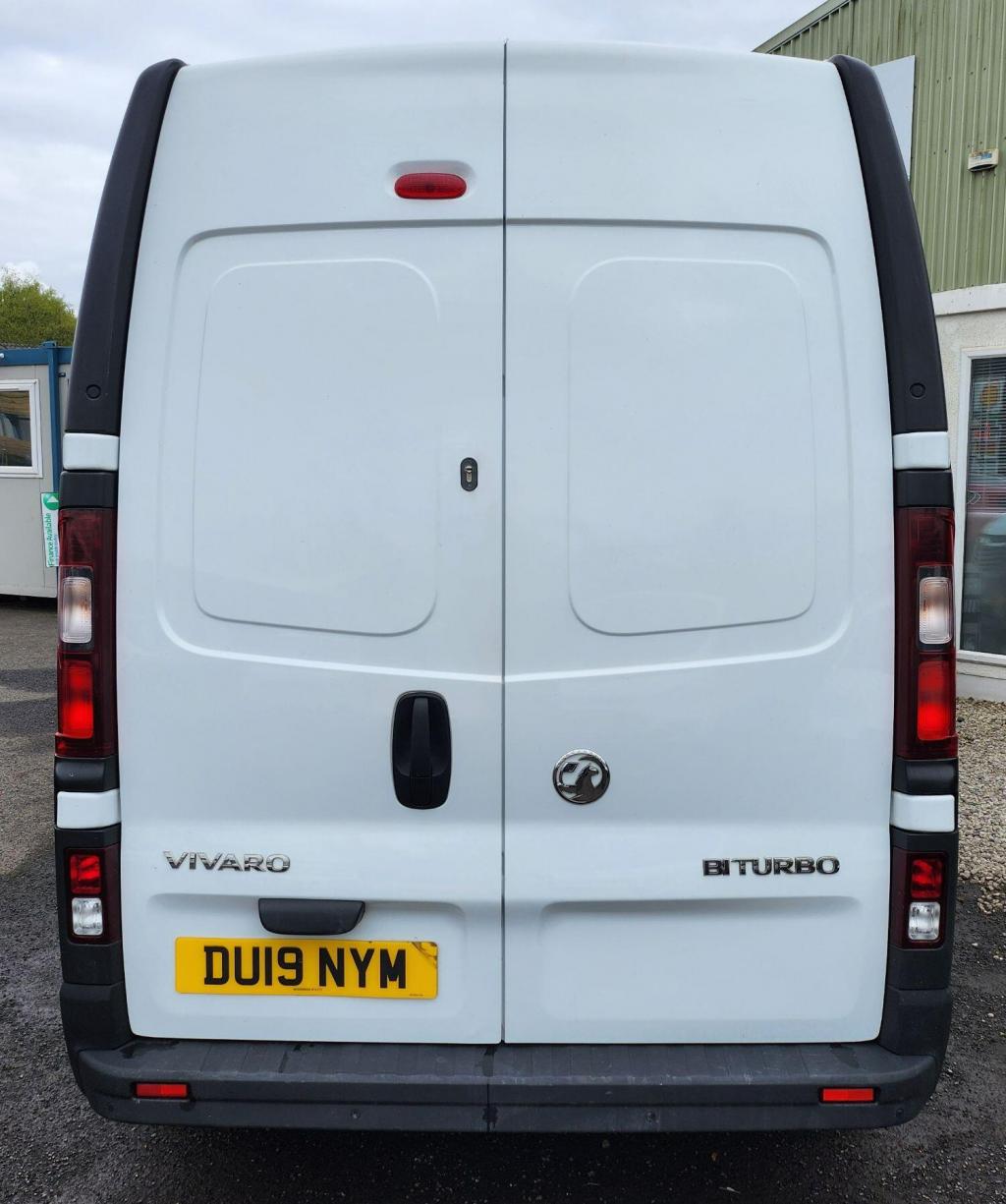 VAUXHALL VIVARO