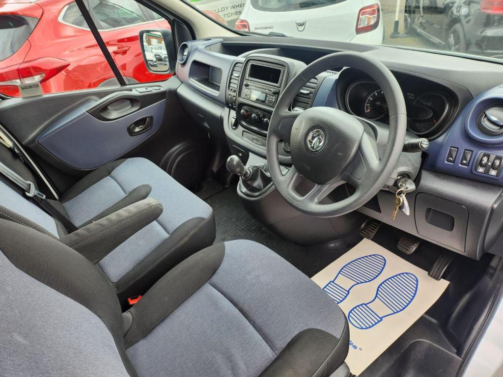VAUXHALL VIVARO