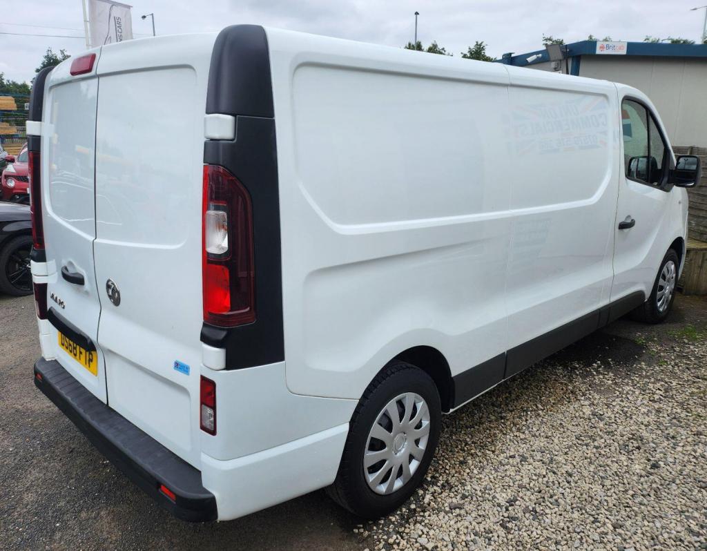 VAUXHALL VIVARO