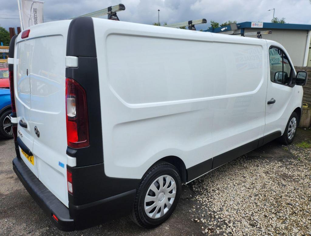 VAUXHALL VIVARO