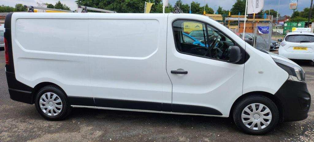 VAUXHALL VIVARO