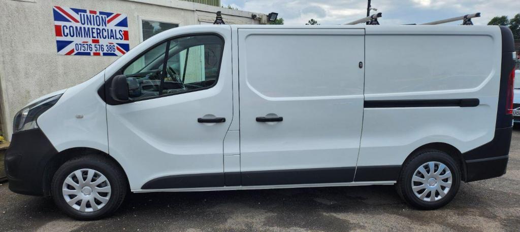 VAUXHALL VIVARO