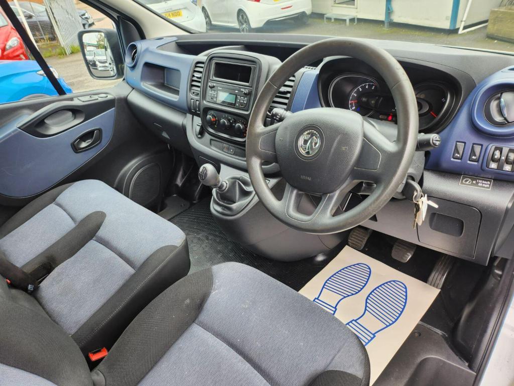 VAUXHALL VIVARO