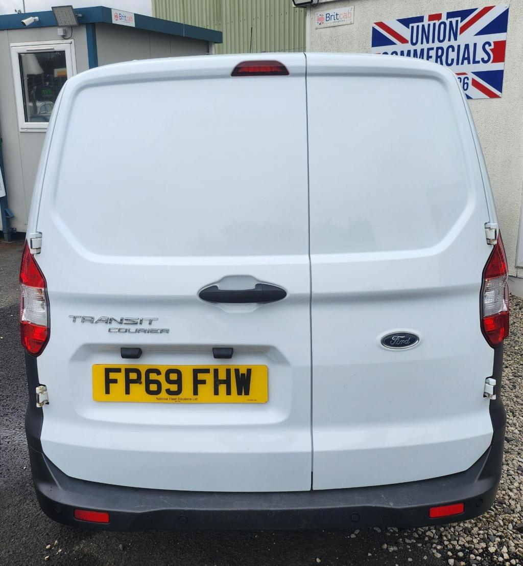 FORD TRANSIT COURIER
