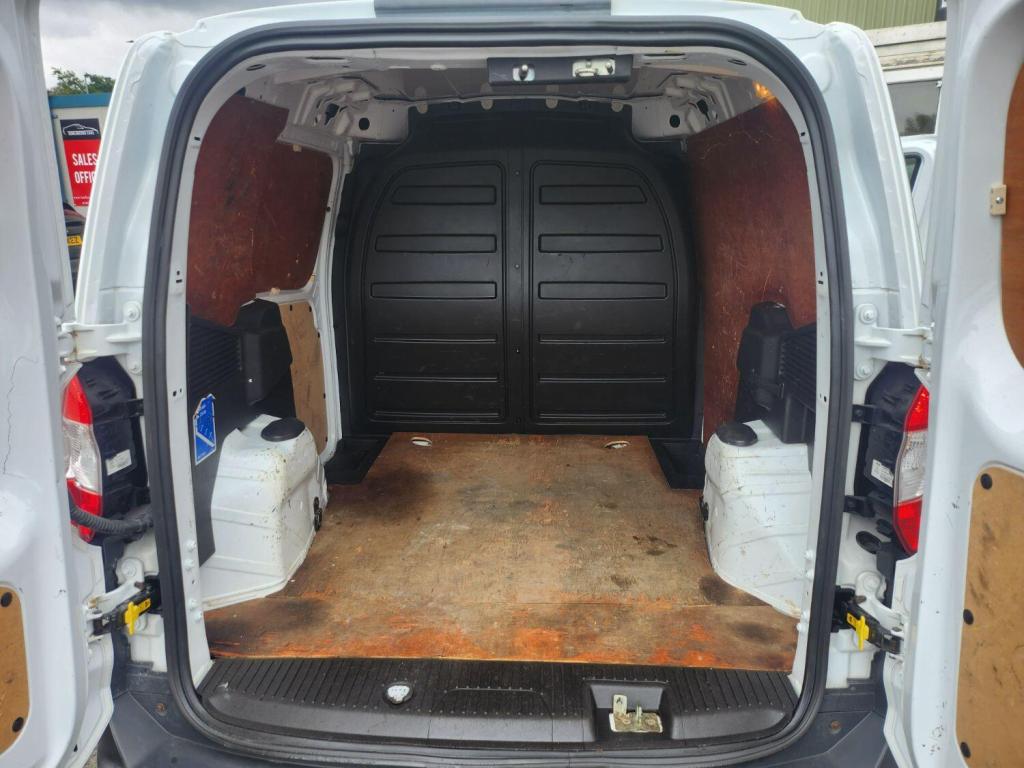 FORD TRANSIT COURIER