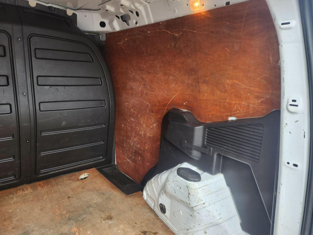 FORD TRANSIT COURIER