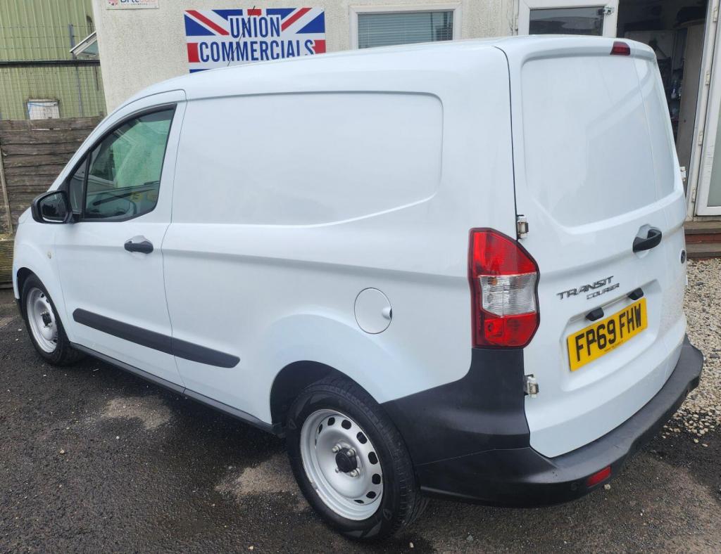 FORD TRANSIT COURIER