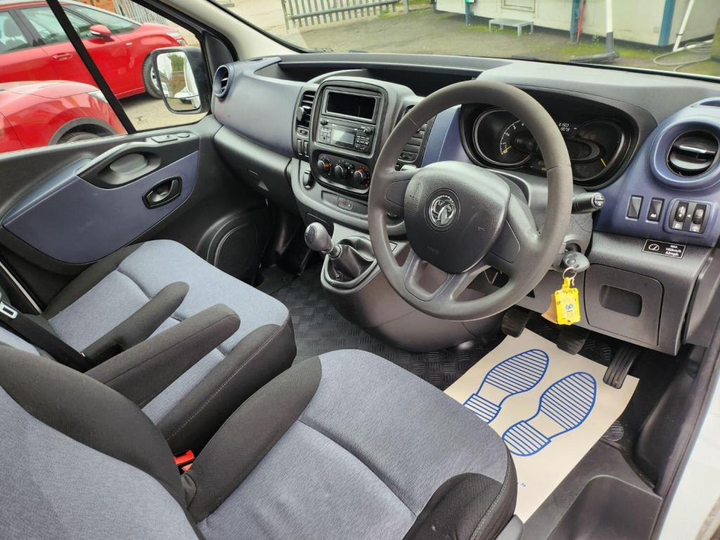 VAUXHALL VIVARO