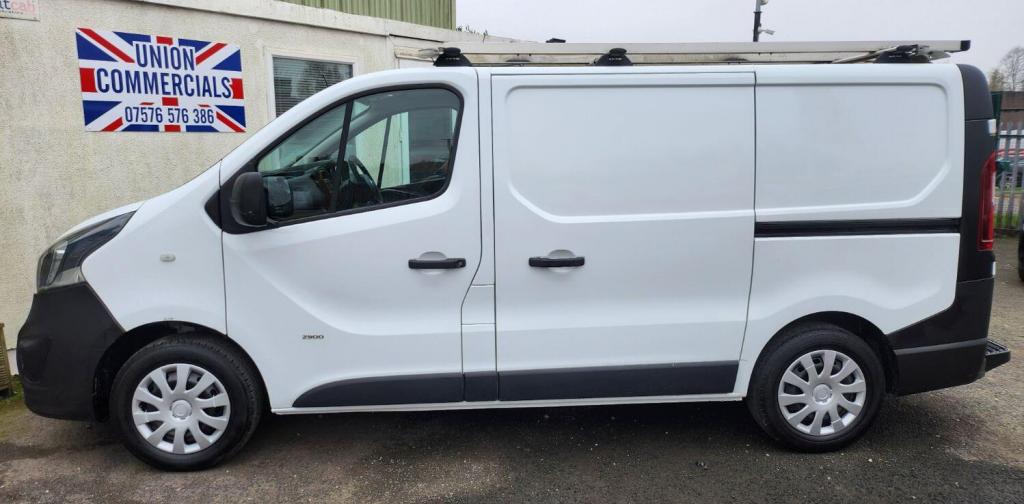 VAUXHALL VIVARO
