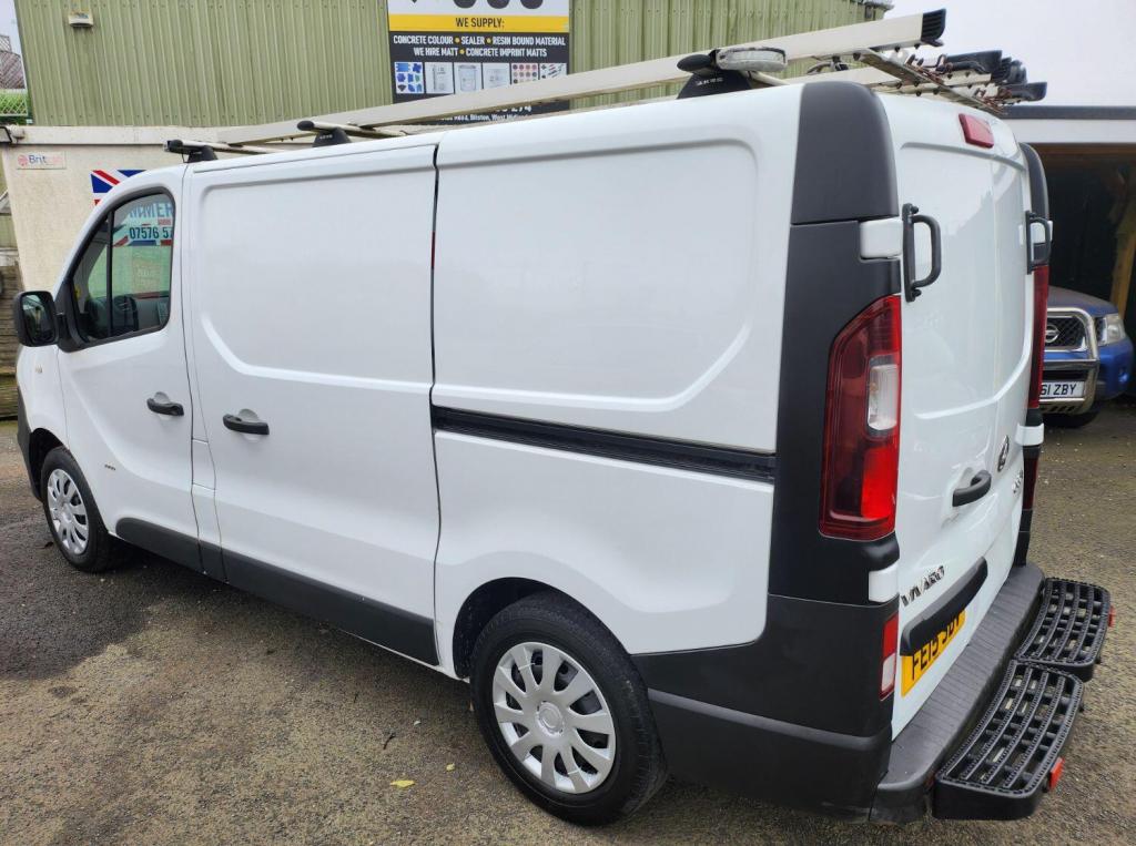 VAUXHALL VIVARO