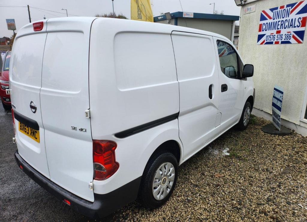NISSAN NV200