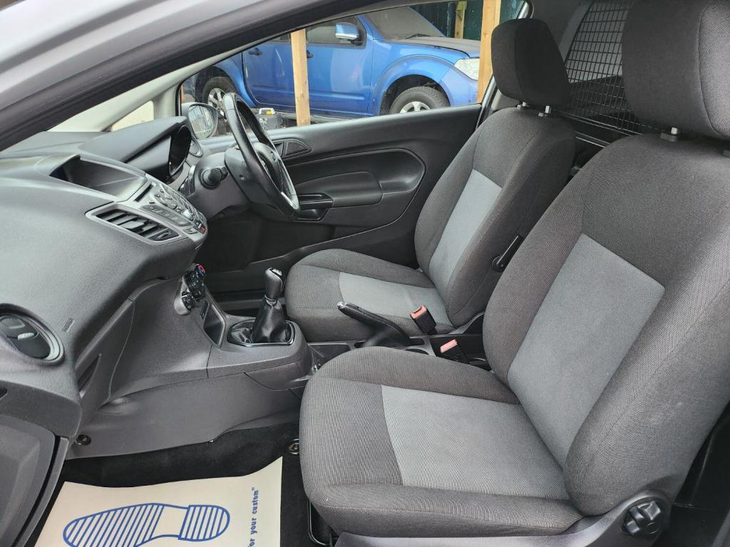 FORD FIESTA VAN