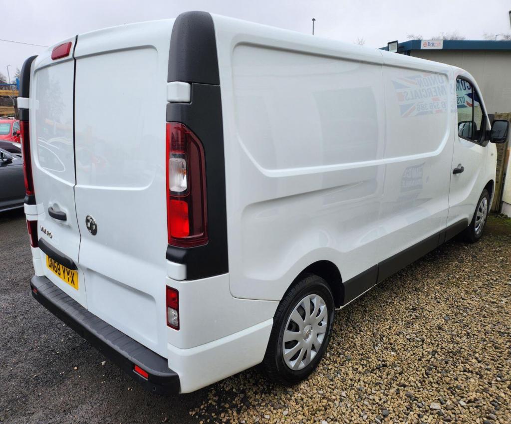 VAUXHALL VIVARO