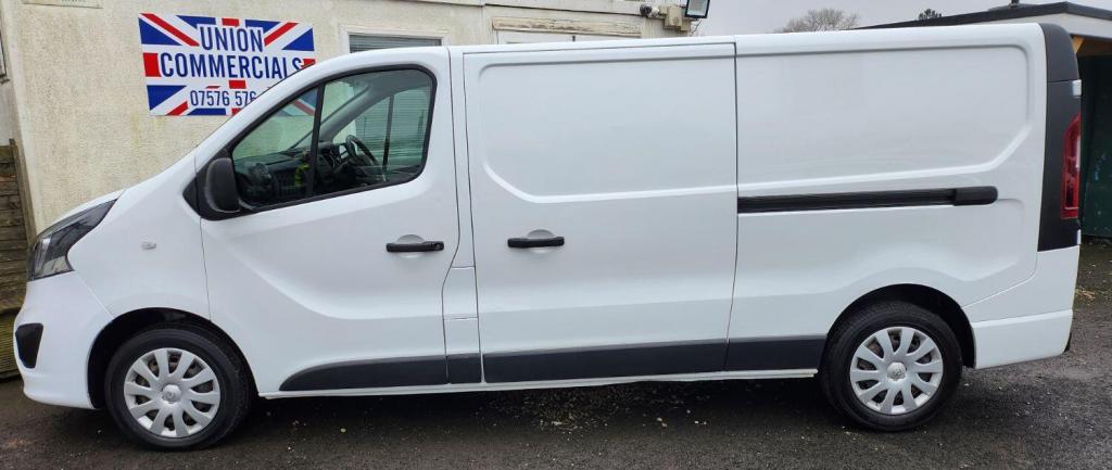 VAUXHALL VIVARO