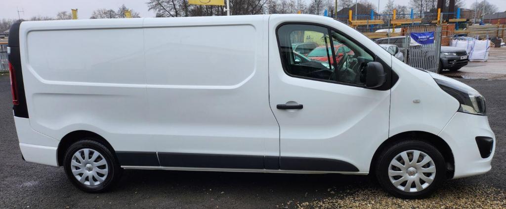 VAUXHALL VIVARO