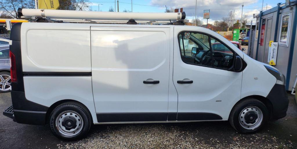 VAUXHALL VIVARO