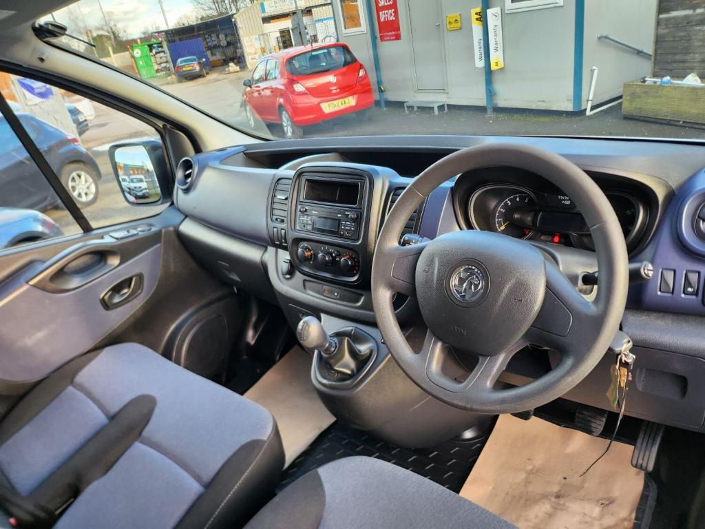 VAUXHALL VIVARO