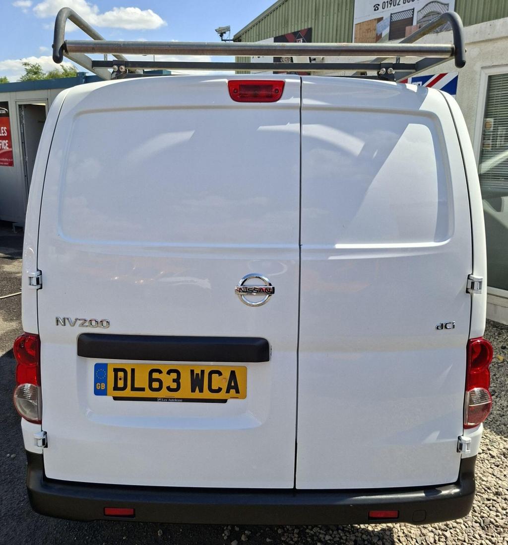 NISSAN NV200