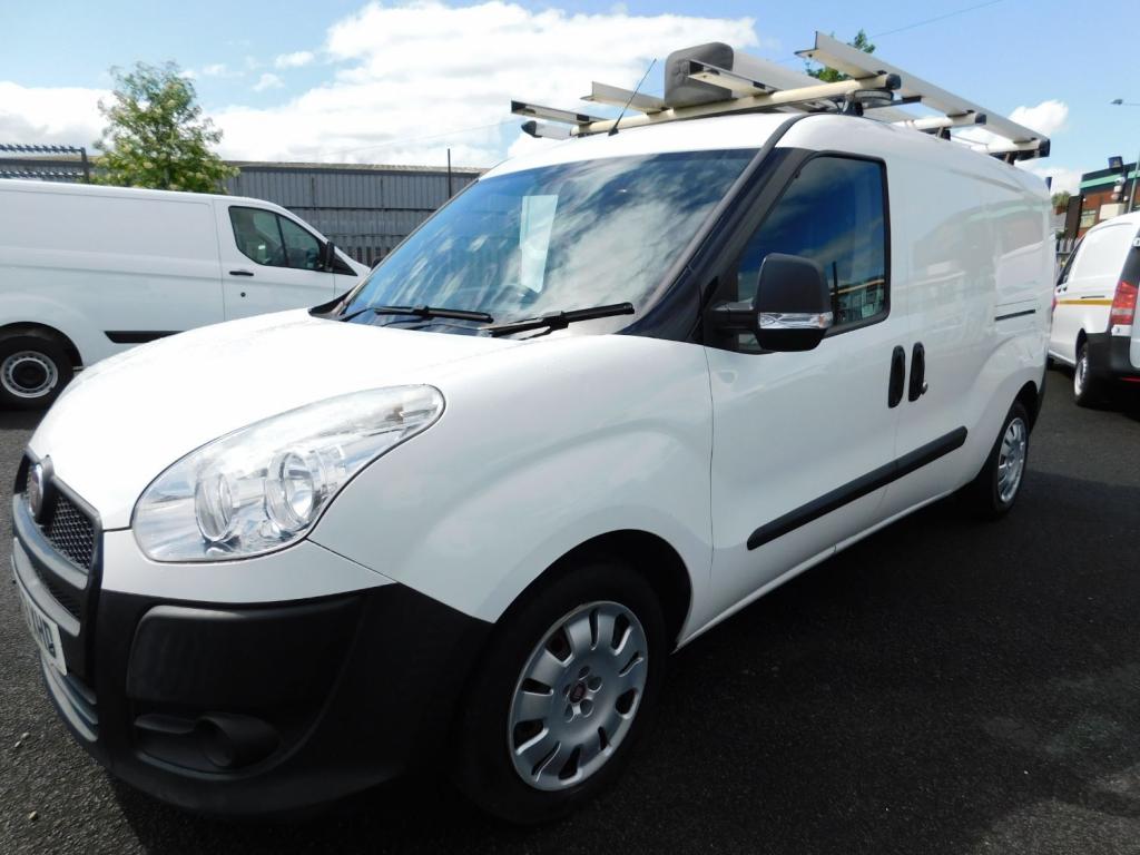 View FIAT DOBLO CARGO 16V MULTIJET MAXI