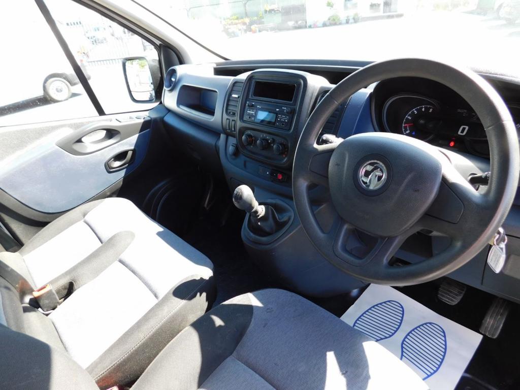 VAUXHALL VIVARO