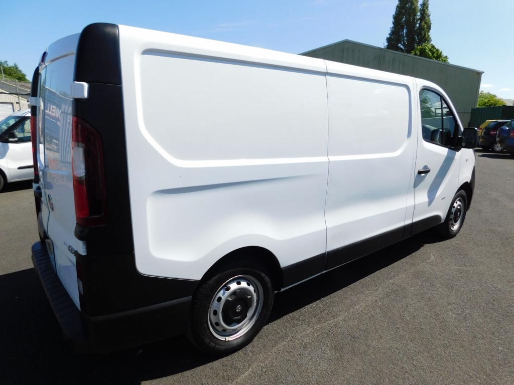 VAUXHALL VIVARO