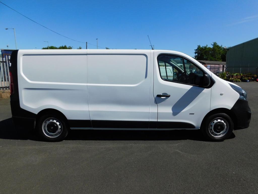 VAUXHALL VIVARO