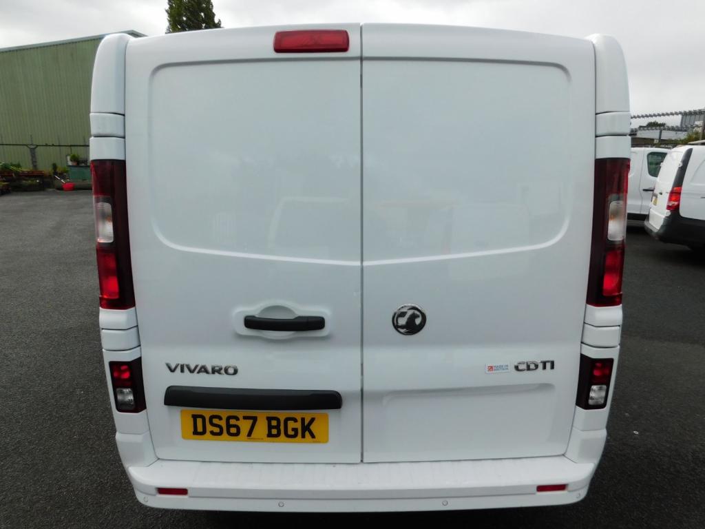 VAUXHALL VIVARO