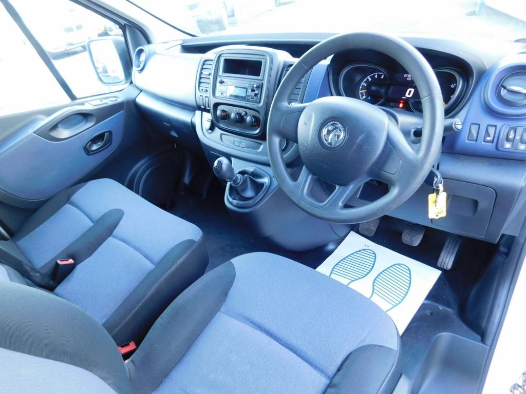 VAUXHALL VIVARO