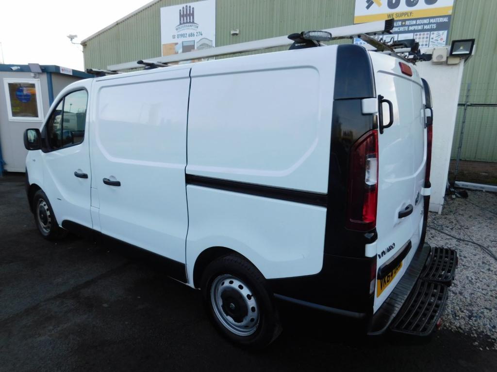 VAUXHALL VIVARO