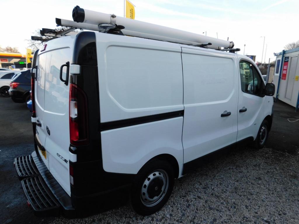 VAUXHALL VIVARO